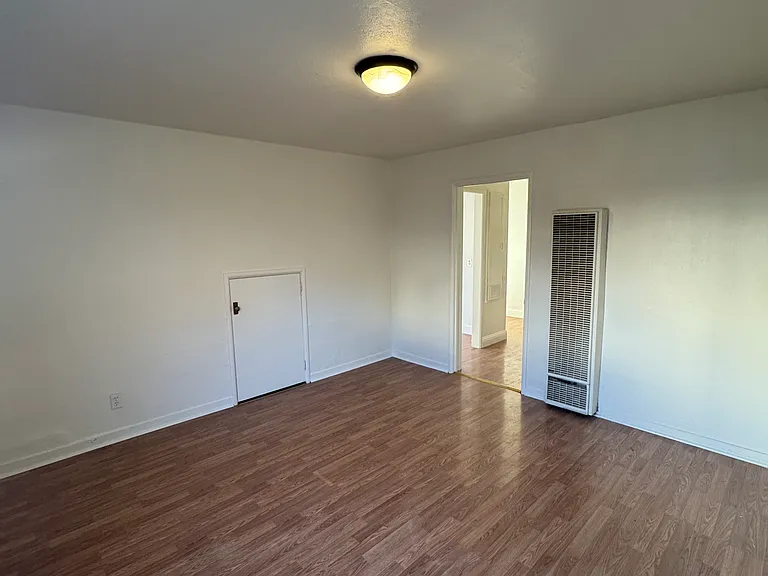 1033 Estudillo St — Photo 12