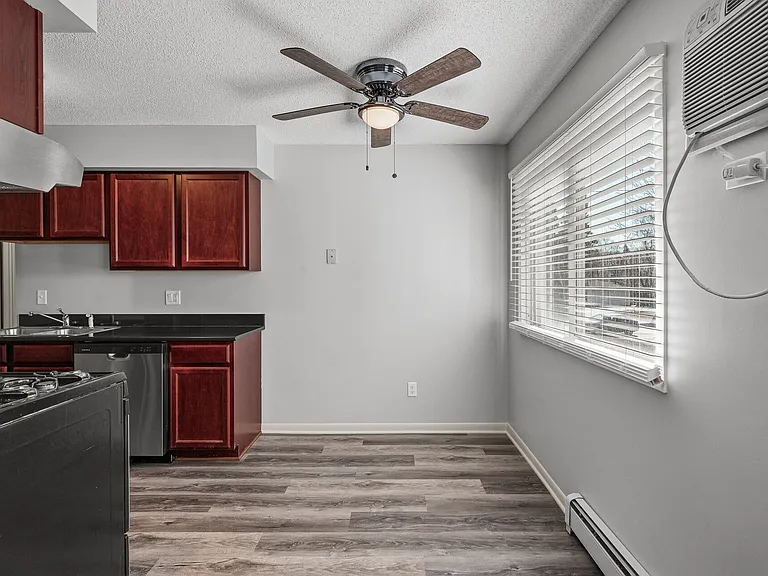 2720 Rosalyn Ct #202 — Photo 9