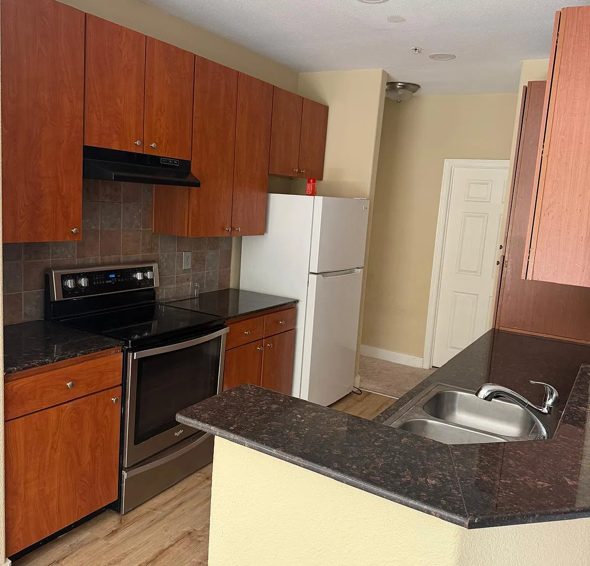 3 bed, 1245 sqft, $3,000 — Photo 3