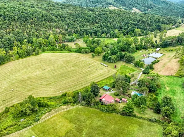 647 Greenville Rd, Union, WV 24983