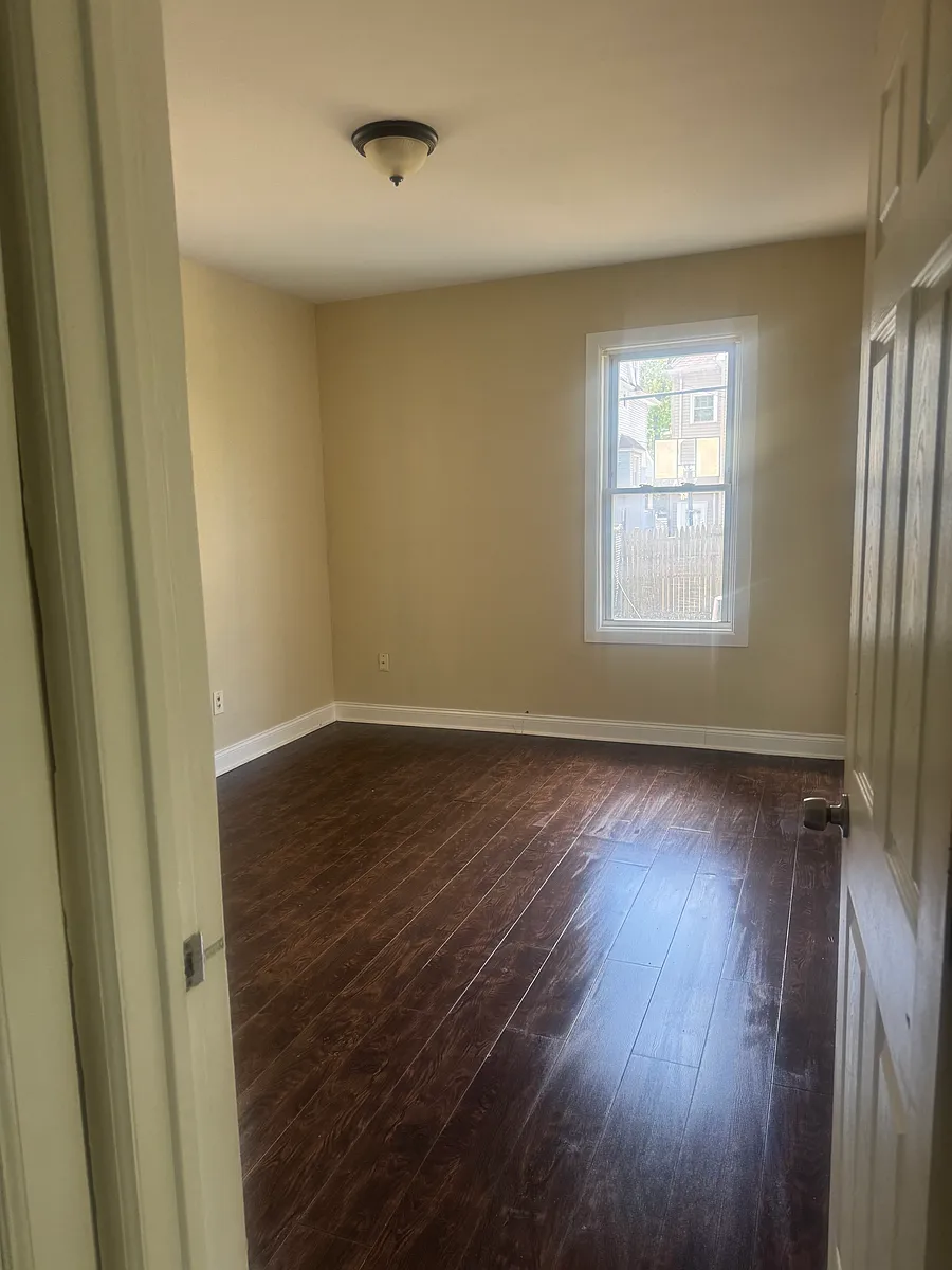 Building Photo - 67 N 15th St #1