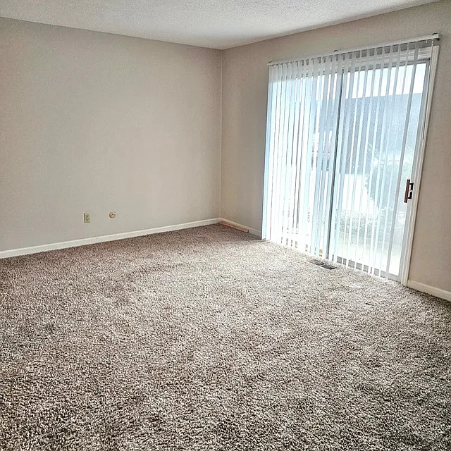 906 E Harding Dr APT 104 photo 1