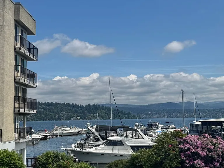 9030 Seward Park Ave S #203 — Photo 41