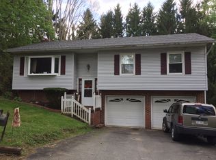 120 James St, Mount Hope, WV 25880