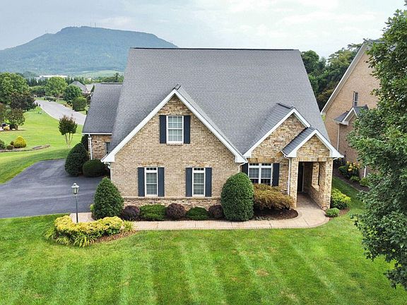 2nd image of 215 Stonecreek Way