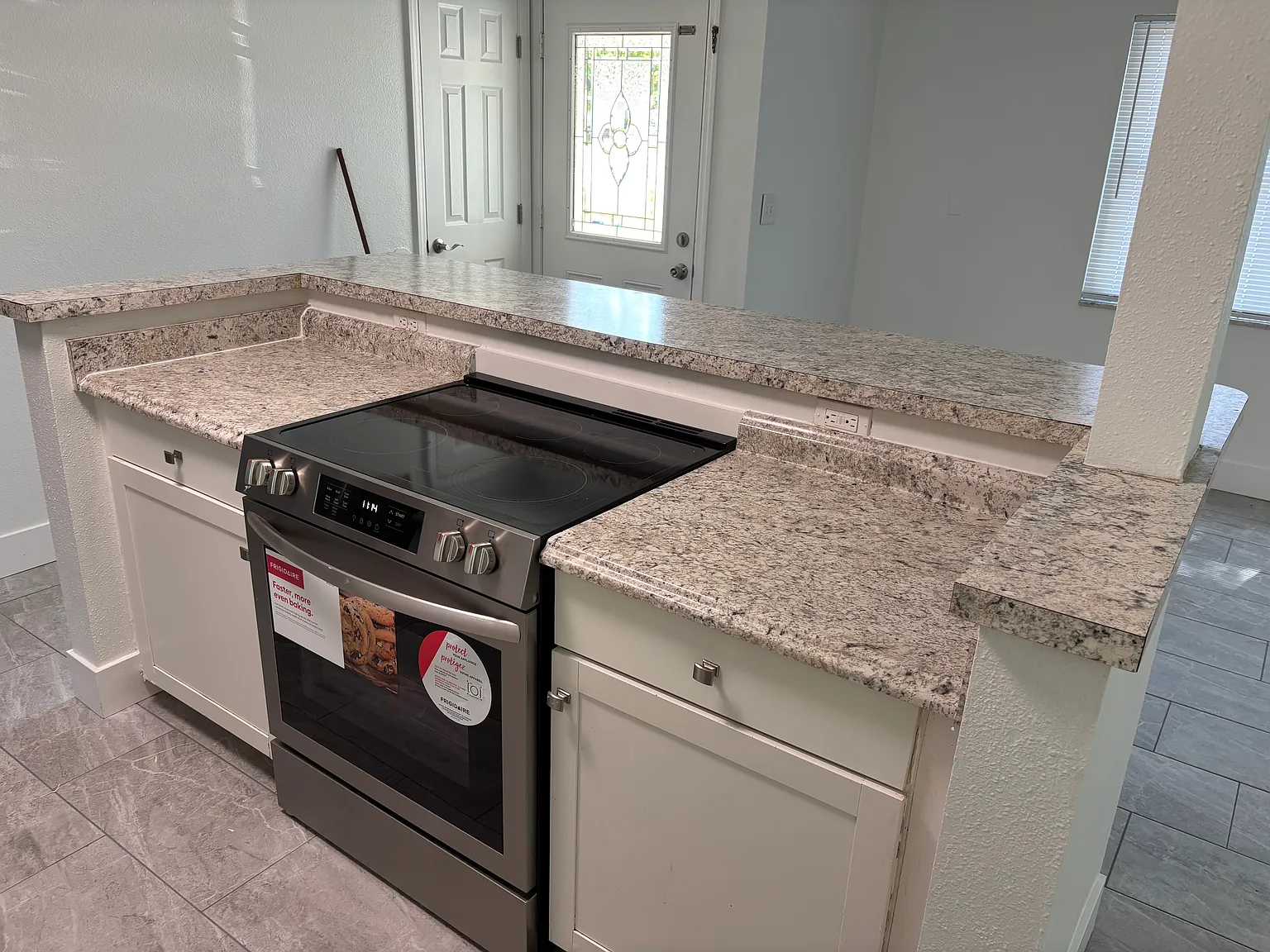 3 bed, 1176 sqft, $2,095 — Photo 4