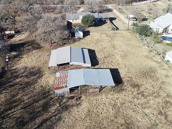 3rd image of 1004 County Road 333