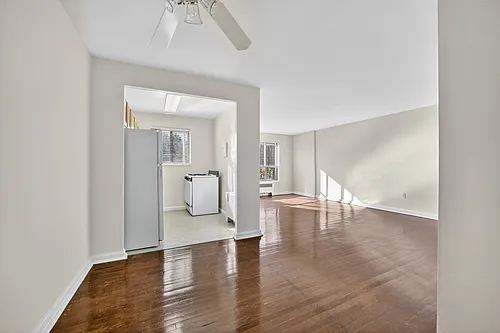 1010 G St NE Photo 1