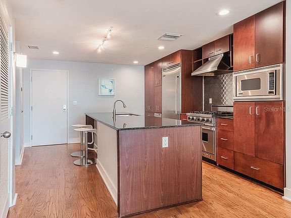 5th image of 1120 E Kennedy Blvd Unit 835