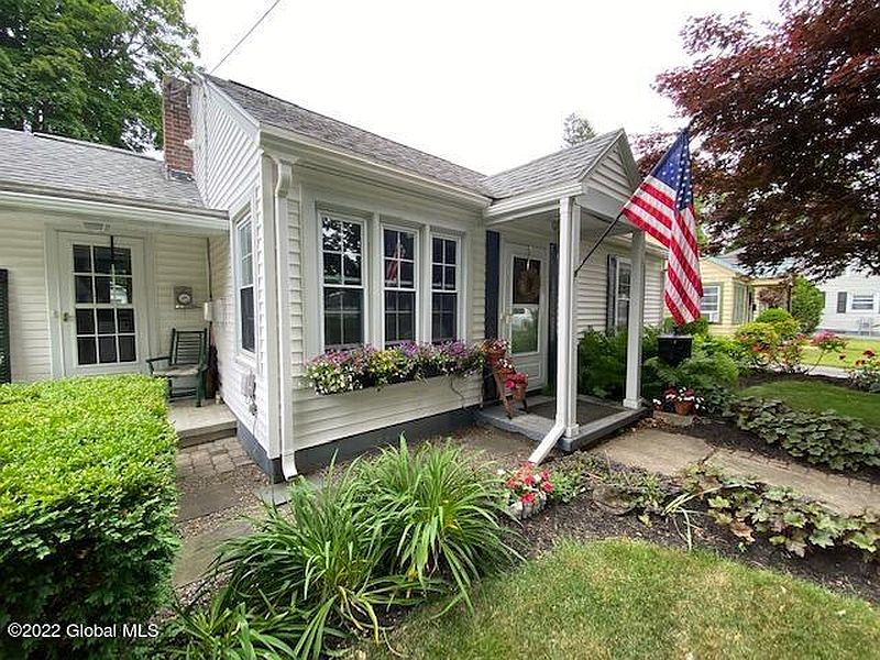 3rd image of 21 Catherine Street