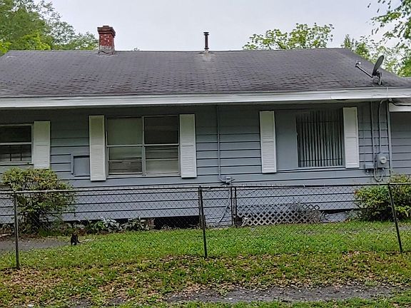 3rd image of 1400 W 26th St