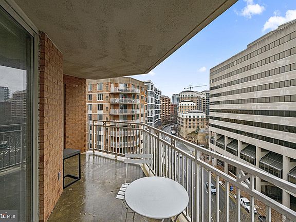 3rd image of 7500 Woodmont Ave #S1007