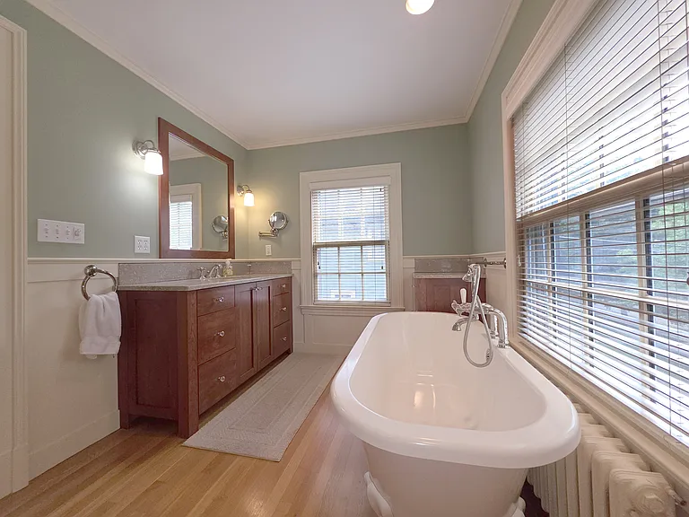 11 Alden Ave — Photo 28