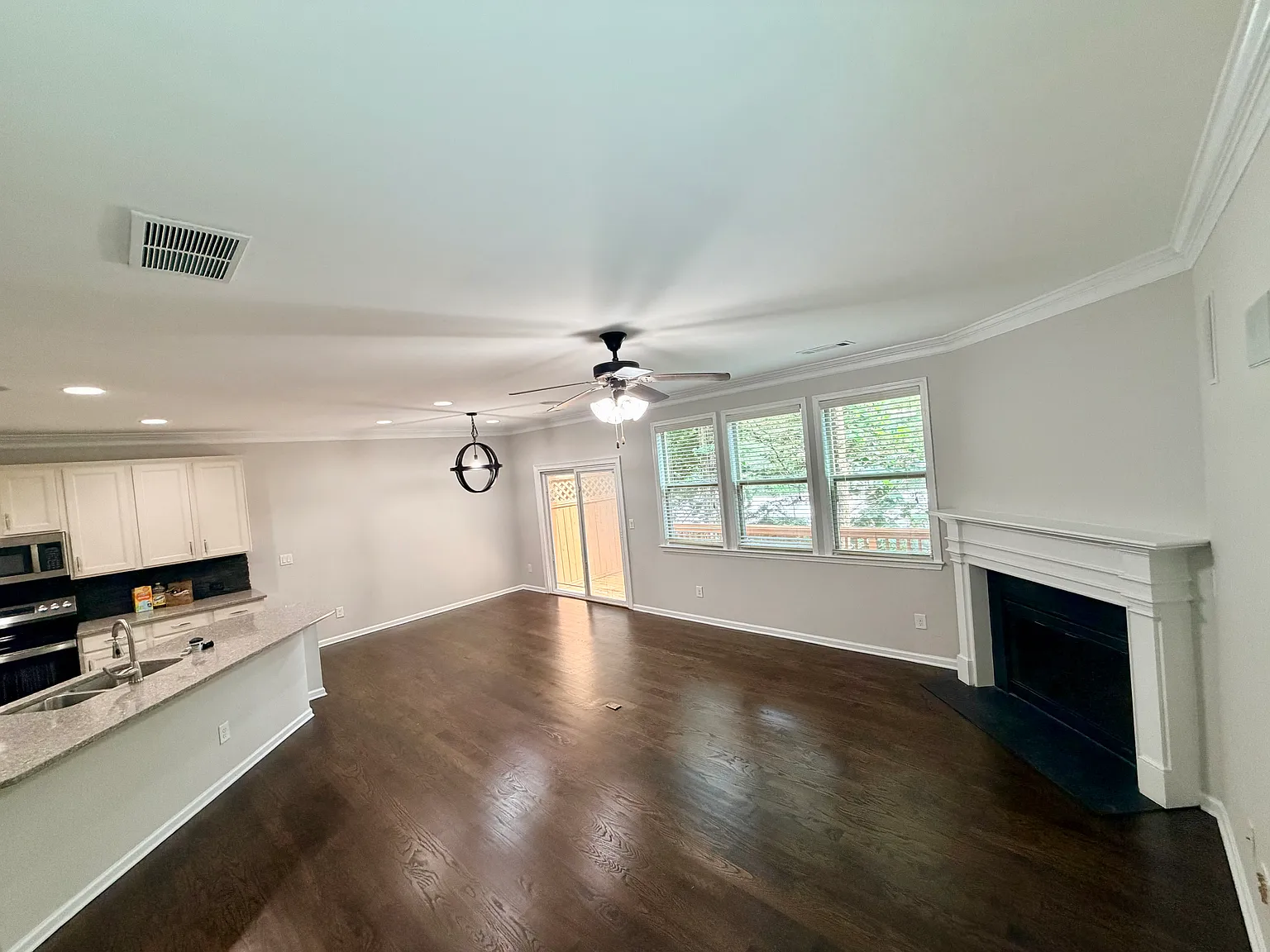 4 bed, 2664 sqft, $3,400 — Photo 3