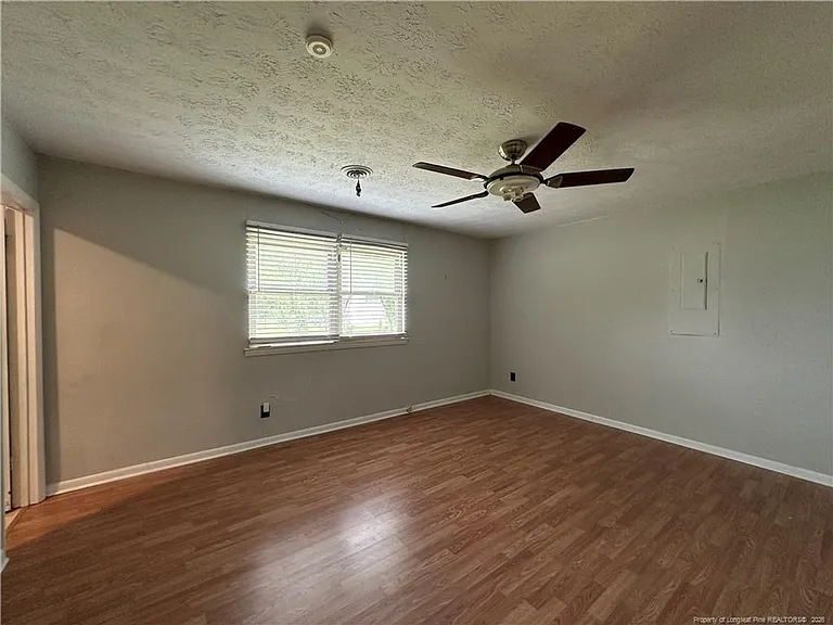 1601 Bluesprings Rd — Photo 22
