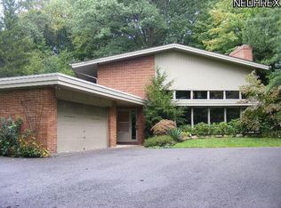 10042 Thwing Rd, Chardon, OH 44024