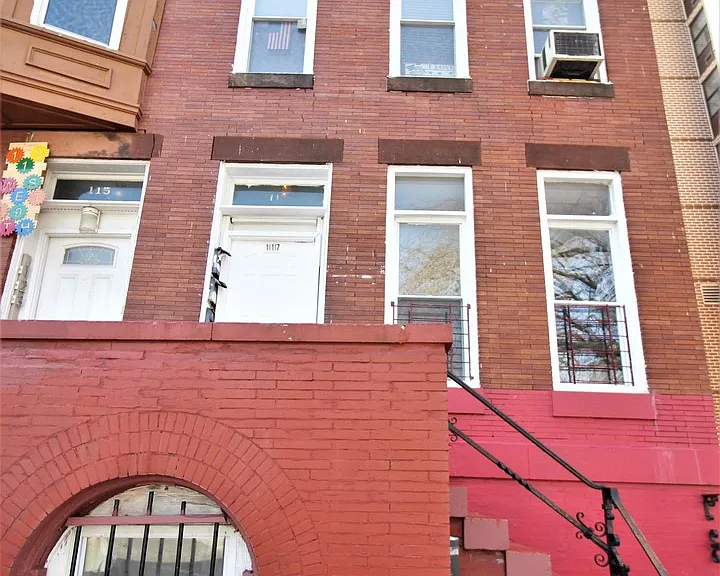 117 W. 29th St — Photo 1