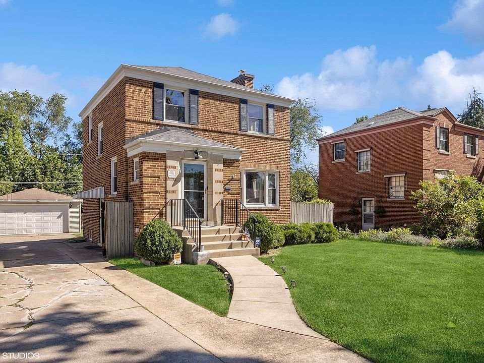 2nd image of 9964 Drury Ln