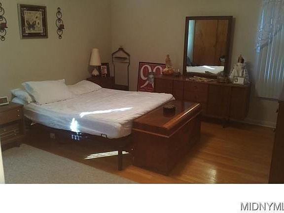 3rd image of 1128 Wetmore St
