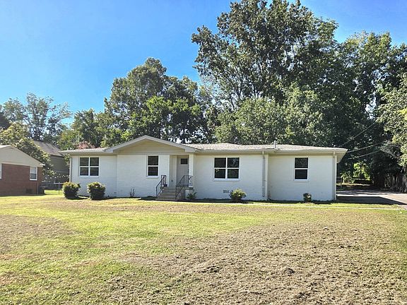 2nd image of 1628 Edgewood Dr
