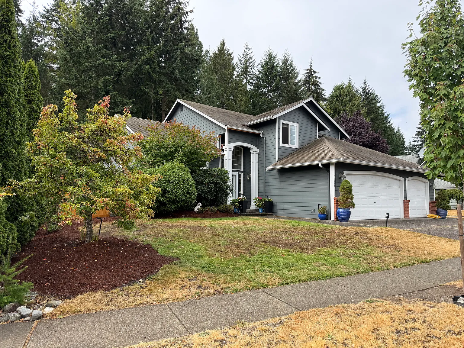 4 bed, 2.5 bath, 1900 sqft, $3,895 — Photo 4
