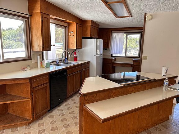 3rd image of 203 W Bonge Ave #5