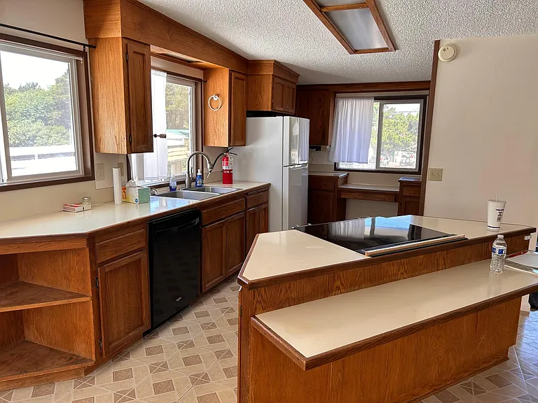 203 W Bonge Ave #5 — Photo 3