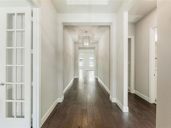 4th image of 813 Boardwalk Way