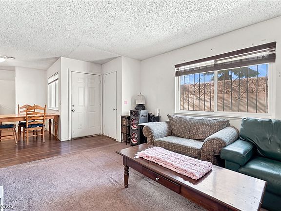 5th image of 849 Hedge Way Unit 6