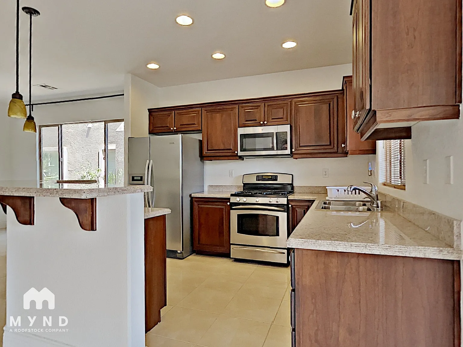 4 bed, 3.0 bath, 3050 sqft, $2,865 — Photo 4