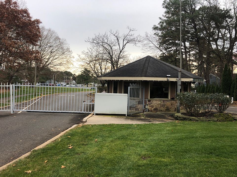 1st image of 15A Gramercy Ln