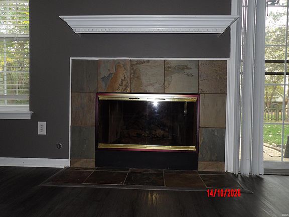 5th image of 593 Beaverbrook Dr