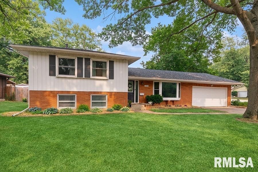 1st image of 2203 Parkway Dr