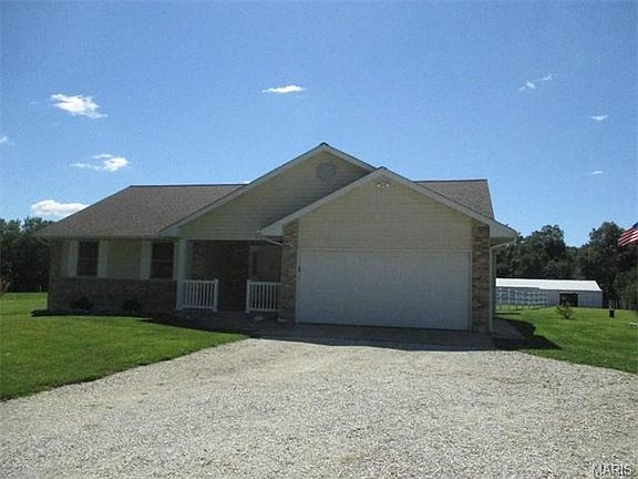 3rd image of 98 Wildwood Ln
