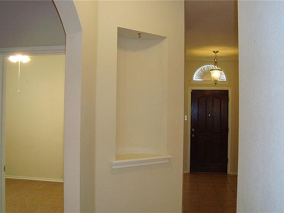 3rd image of 1472 Santa Anita Blvd