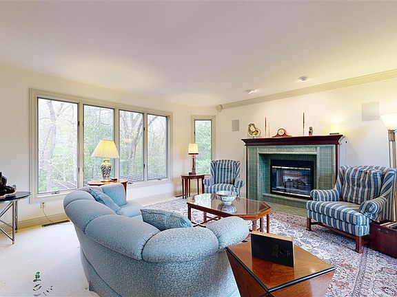 4th image of 3711 Forest Gate Dr NE