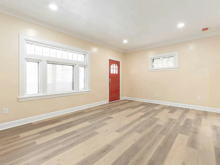 3794 W 38th St — Photo 2