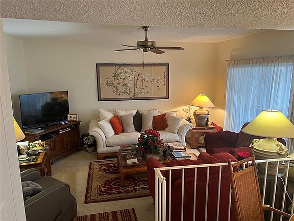 5th image of 1412 Oak Pl APT E