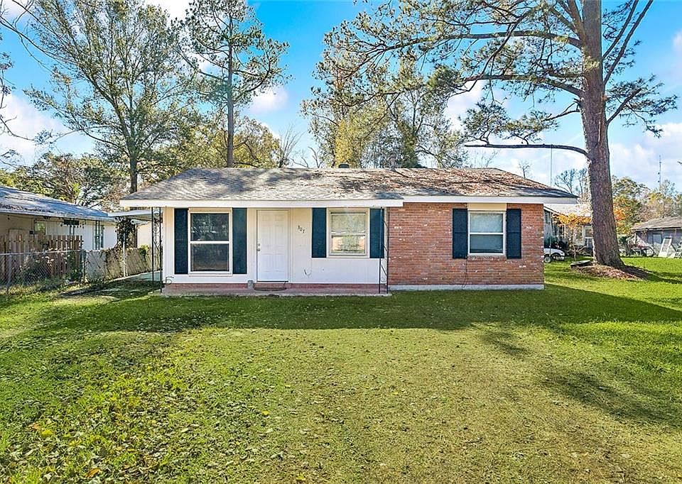 1st image of 307 Alexander Dr