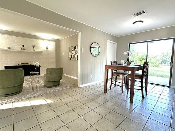 5th image of 347 COUNTRY ACRES DR
