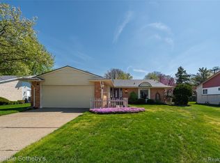 14188 Ramblewood St, Livonia, MI 48154