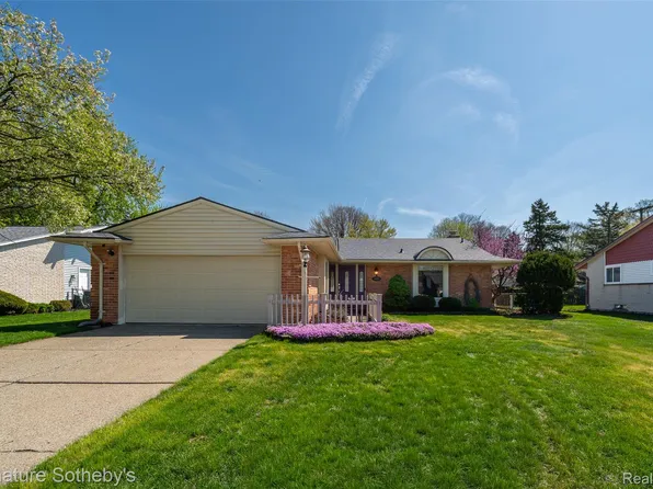14188 Ramblewood St, Livonia, MI 48154