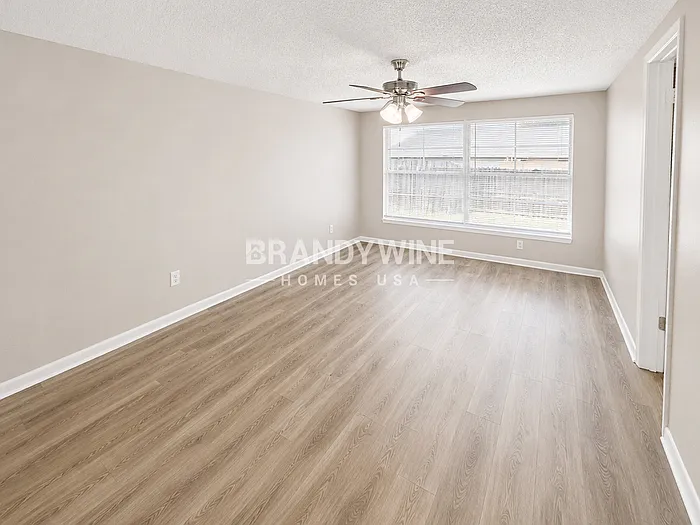 8524 Pinehurst Dr — Photo 9