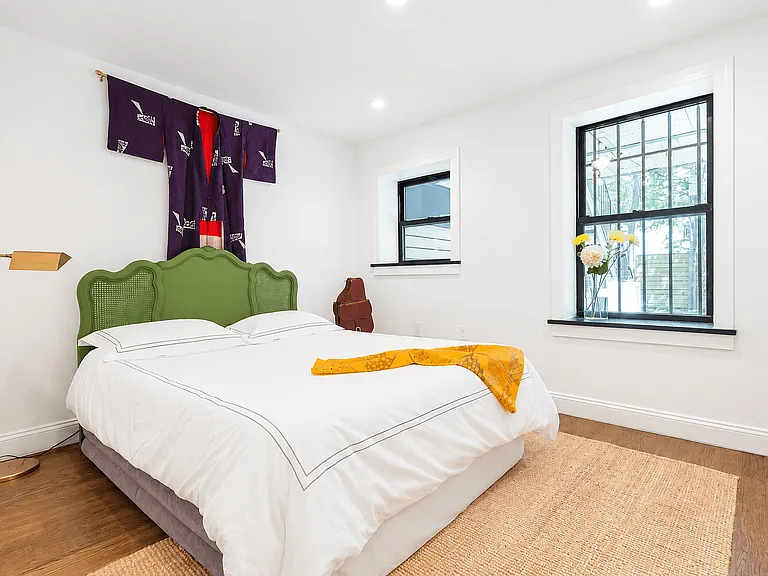 433 Bainbridge St #1 — Photo 4