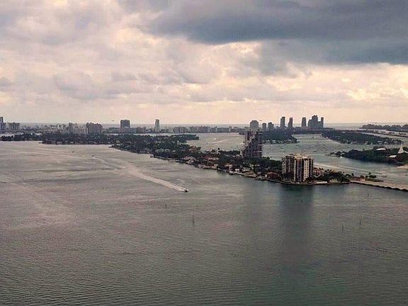 4th image of 1800 N Bayshore Dr APT 3309
