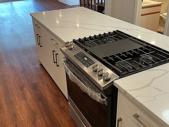 Range w/griddle & oven