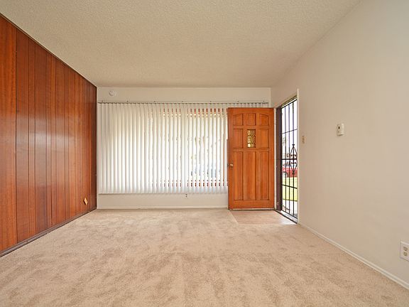 3rd image of 11018 Belfair St