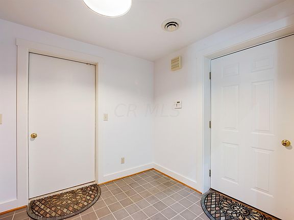 3rd image of 102 E Broad St