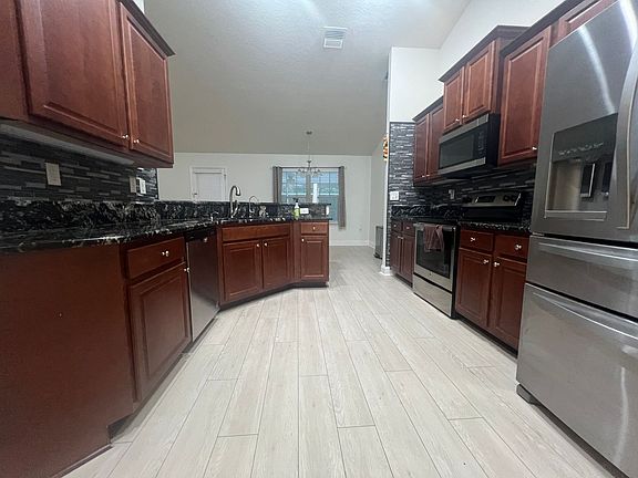 3rd image of 548 Bayberry Lakes Blvd