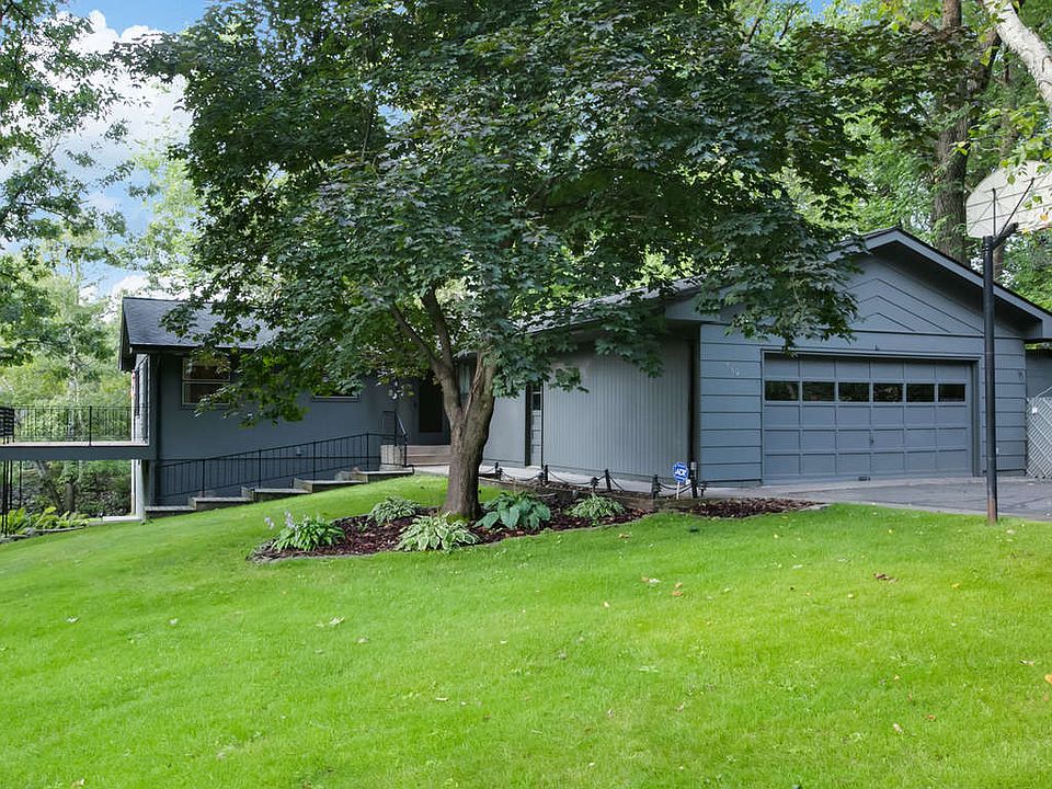1st image of 980 10th Ave SE
